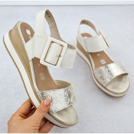 Remonte Sandals on the Renonte wedge in D6453-61 RKR646B 1