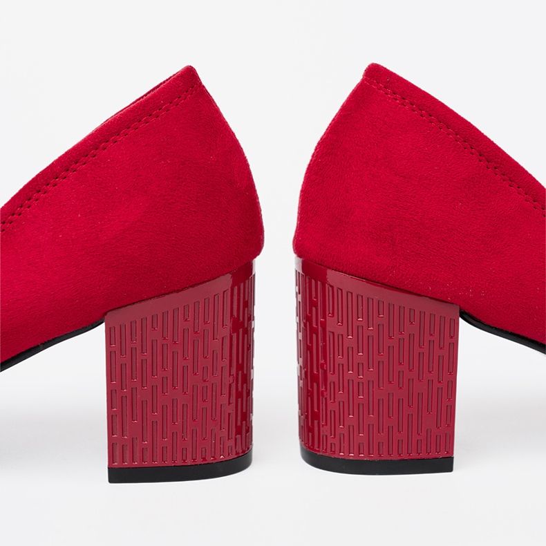 Goodin Elegant pumps on a decorative post red 1