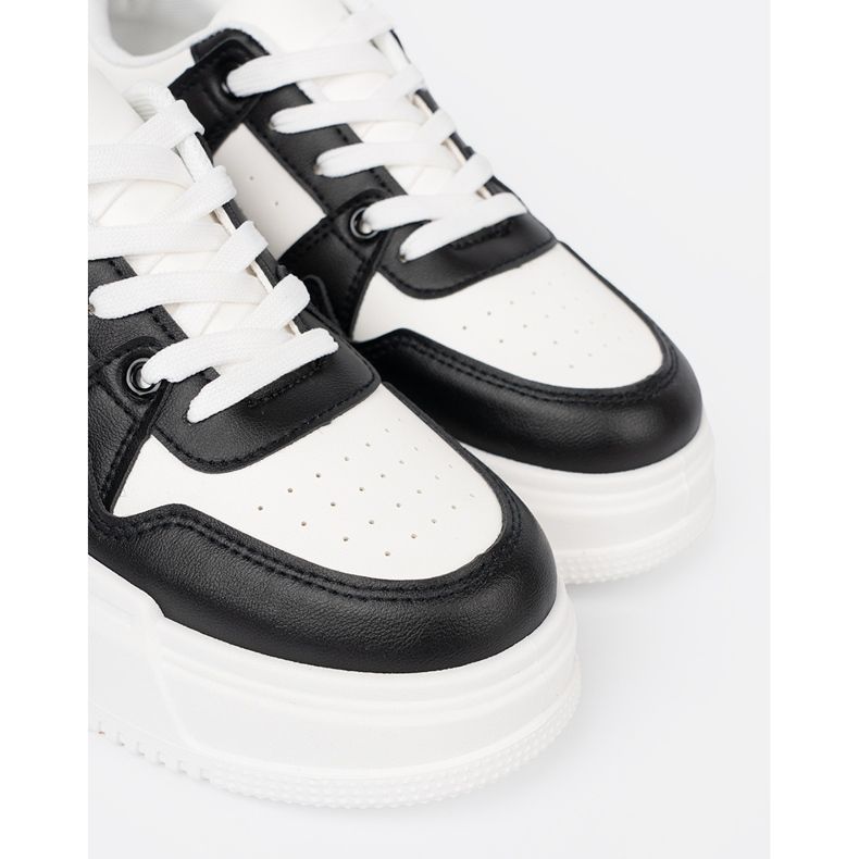 Shelvt Stylish black and white sneakers with a thick sole 1 Shelvt Stylish black and white sneakers with a thick sole 1