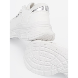 Shelvt White sports shoes with a decorative accent 2 Shelvt White sports shoes with a decorative accent 2