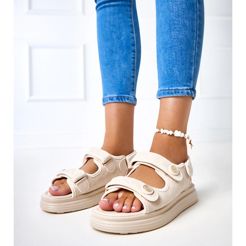 Beige sandals with adjustable beard belts 1 Beige sandals with adjustable beard belts 1