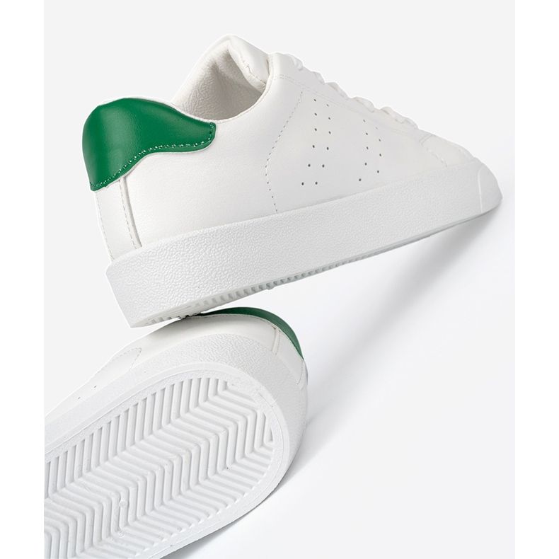 Shelvt Classic white sneakers with a green accent 2 Shelvt Classic white sneakers with a green accent 2