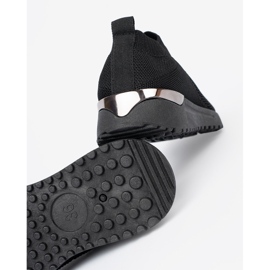 Shelvt Black Slip-on sports shoes with a mesh upper 1