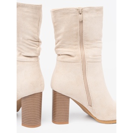 Shelvt Light beige boots with a crinkled upper and heel 1