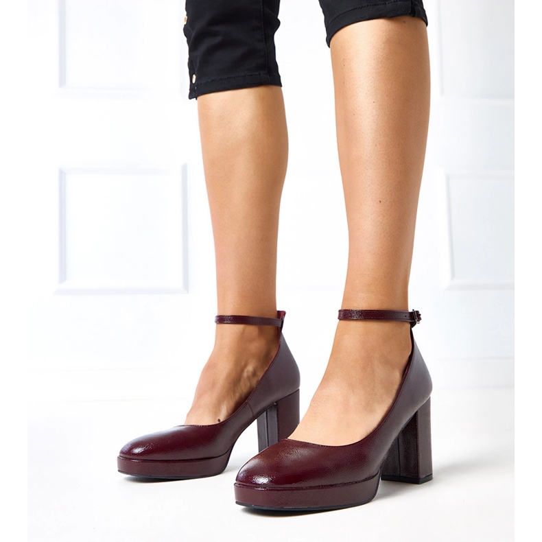 Burgundy pumps varnished on a massive batuma post red 1