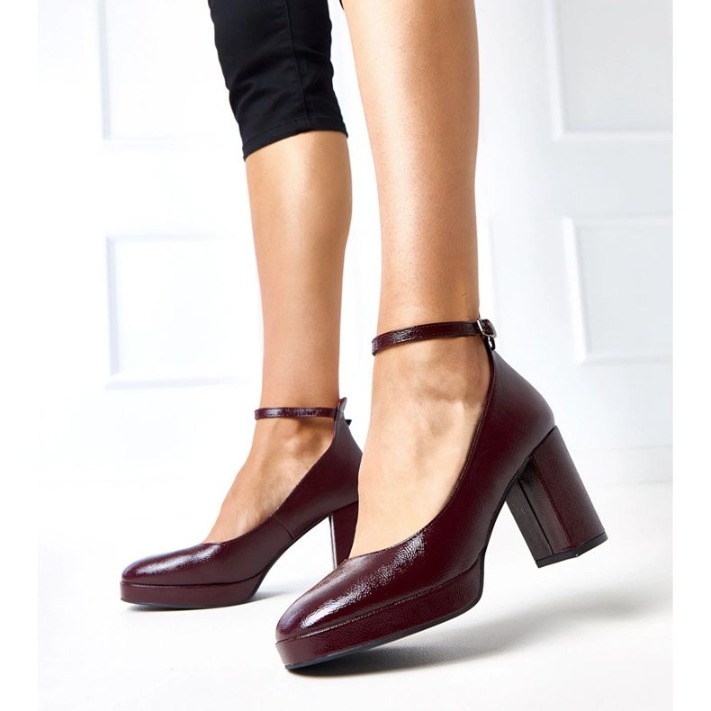 Burgundy pumps varnished on a massive batuma post red 2