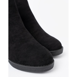 Shelvt Black suede boots with a flexible insertion 1
