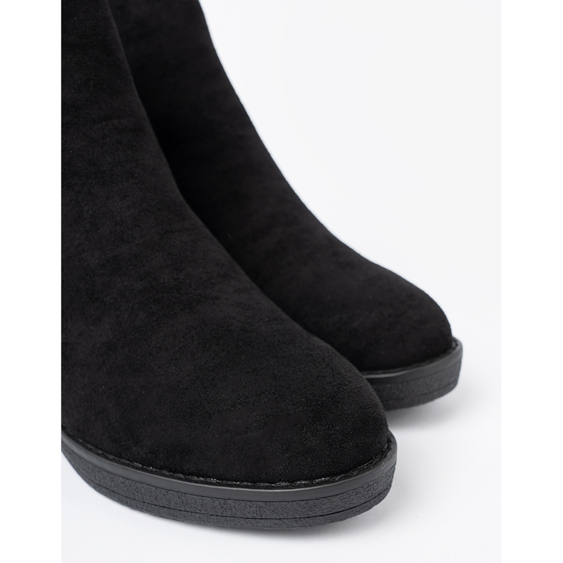 Shelvt Black suede boots with a flexible insertion 1