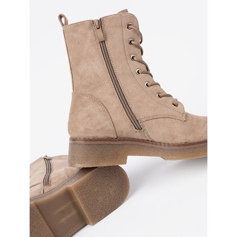 Shelvt Stylish beige workers with a round nose 1