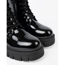 Shelvt Black varnished workers on a massive sole 1