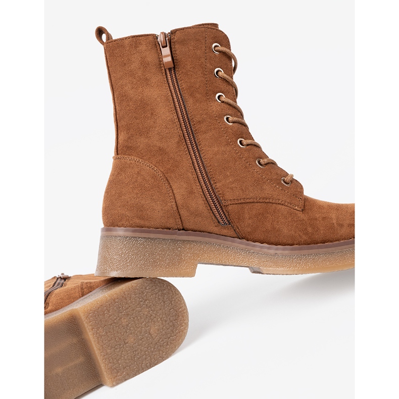 Shelvt Comfortable carmel workers on a flat sole 1