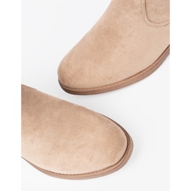 Shelvt Beige boots with a crinkled upper 1
