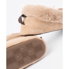 Shelvt Warm beige slippers such as loafers with a bow 1