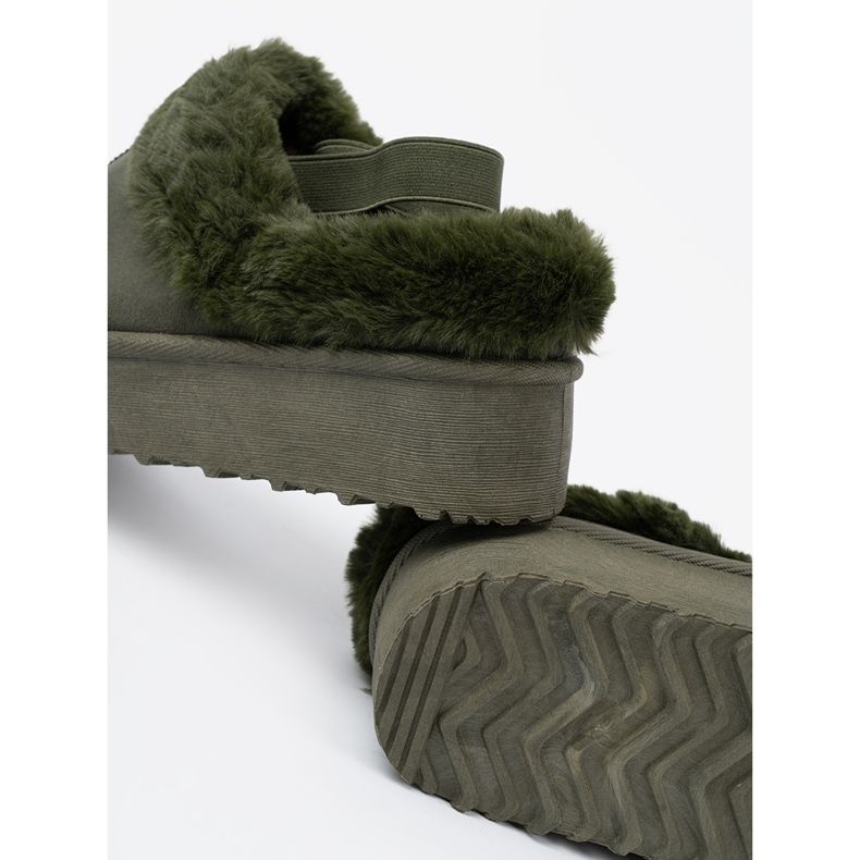 Shelvt Dark green shoes and snow boots with fur 1