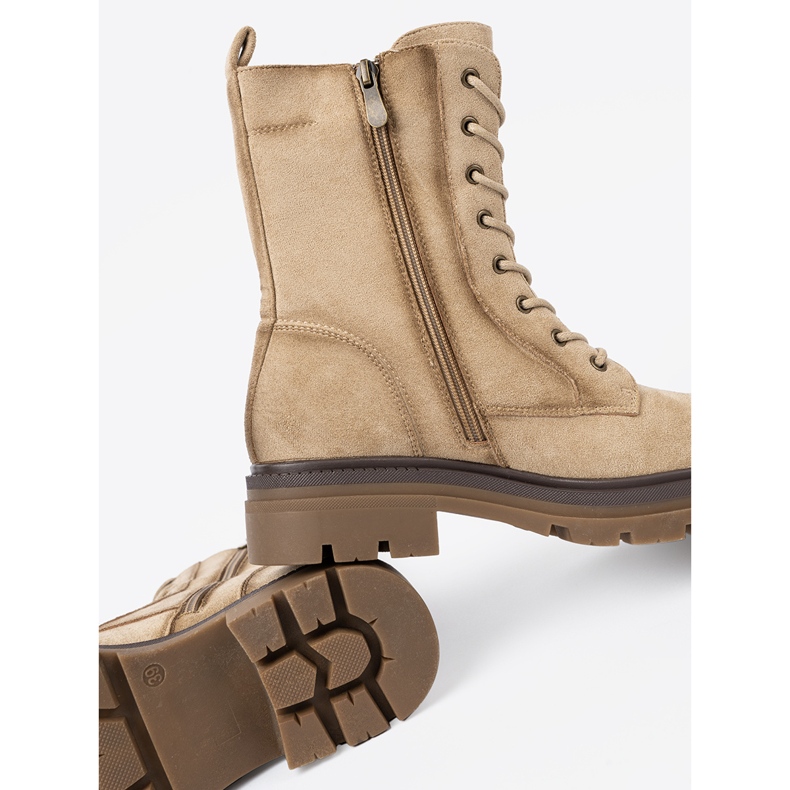 Shelvt Suede beige workers with a solid tread 1