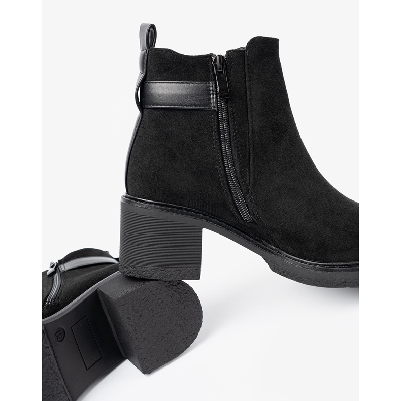 Shelvt Black boots with a stable heel buckle 1