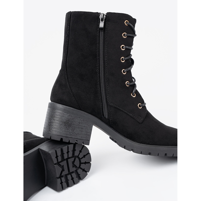 Shelvt Comfortable black boots with a round toe 1
