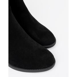 Shelvt Elegant black boots on a pillar with a crinkled upper 1