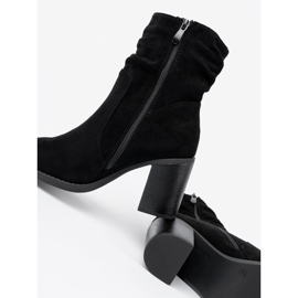Shelvt Elegant black boots on a pillar with a crinkled upper 2