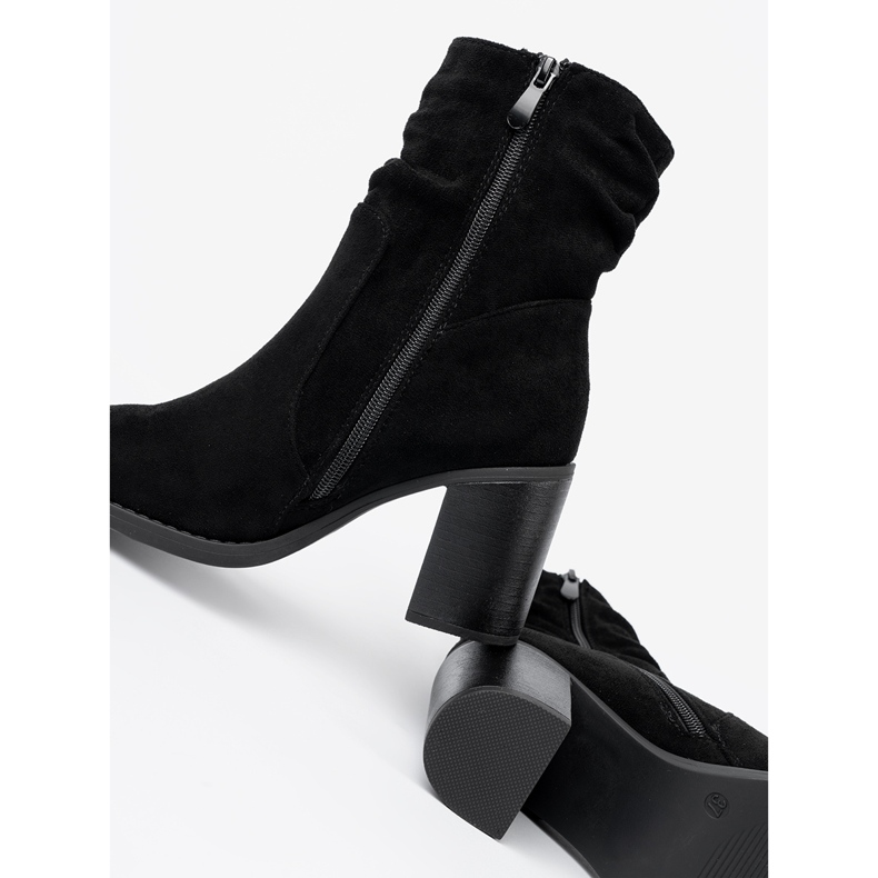 Shelvt Elegant black boots on a pillar with a crinkled upper 2