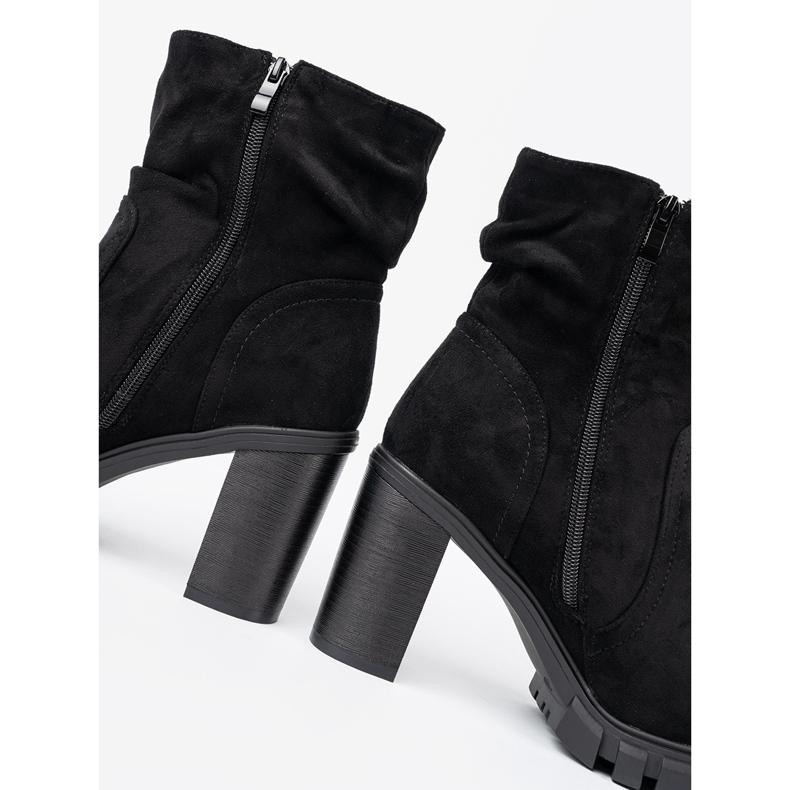 Shelvt Stylish black boots with a crinkled upper 2
