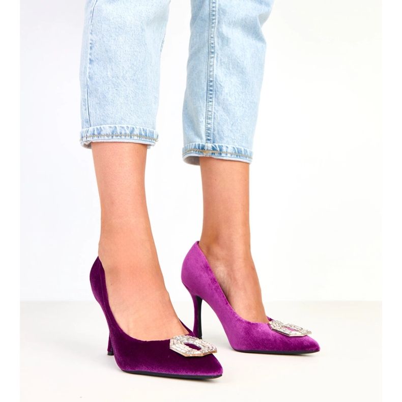 Purple pumps on an high heel with ELEDA zircons 1