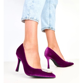 Purple pumps on an high heel with ELEDA zircons violet 2