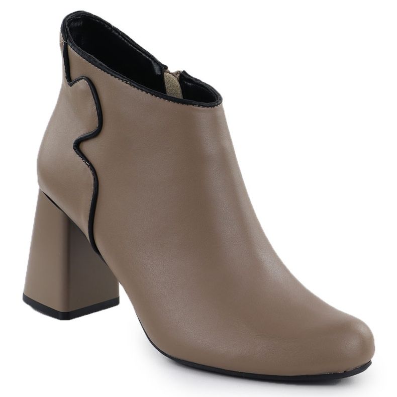 Leather elegant boots on the post beige Jezzi Oli21-2 1