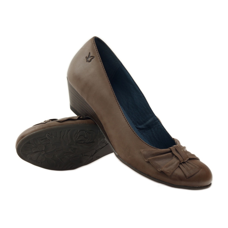 Women's pumps with a Caprice 22307 bow brown multicolored 3