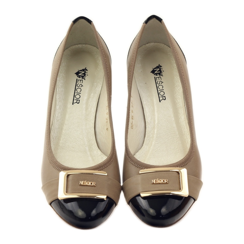 Neścior Pumps with a beige buckle yellow brown black 4
