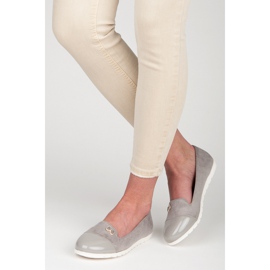 Vinceza Lordsy with a varnished toe grey 2