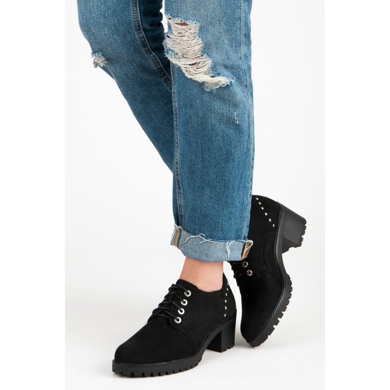 Seastar Black shoes on the post 2