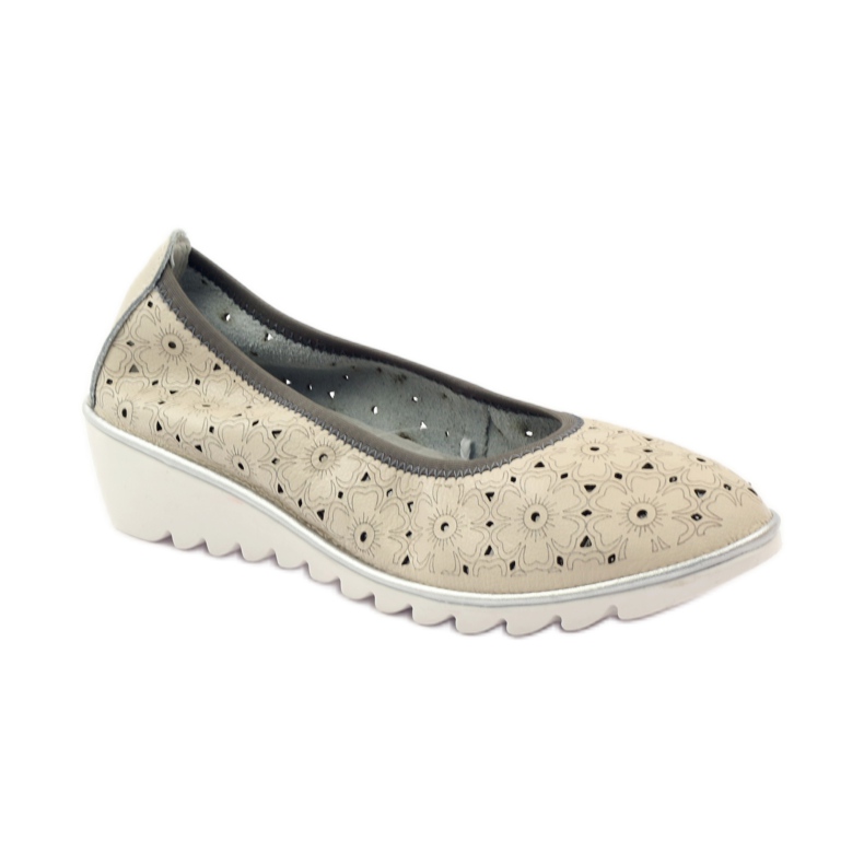 Leather pumps with patterns Filippo 047 beige 1