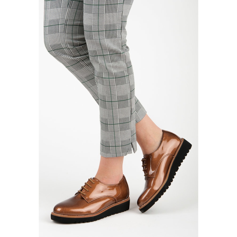 Kylie Lacquered brogues brown 2