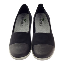 Very comfortable Aloeloe slipony shoes black 4