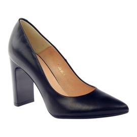 Classic pumps on the ESPINTO 689 post black 1