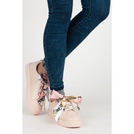 Sneakers Tied with a VICES ribbon pink 2