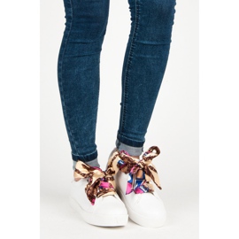 Sneakers tied with a ribbon vices white 1