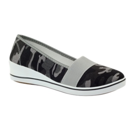 Mckey 182 wedge-heeled camo sneakers green 1