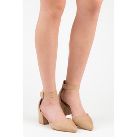 Low-heeled suede sandals brown 1