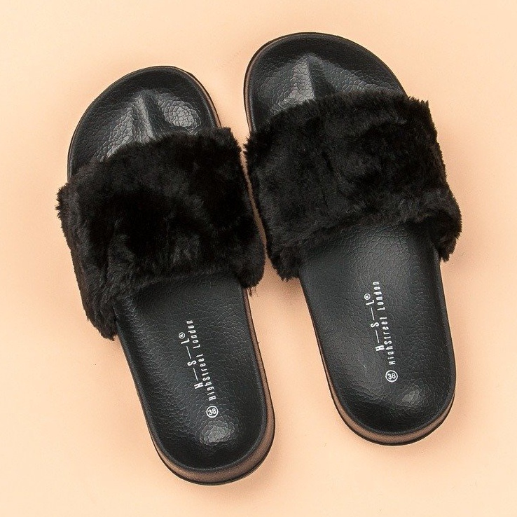 Black Slippers With Fur 2