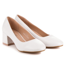 Renda White pumps with low heels 1