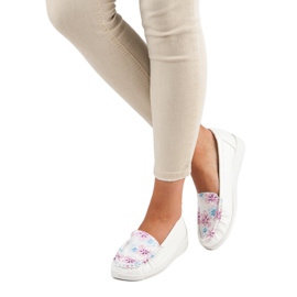Tullo White Moccasins With Flowers 2