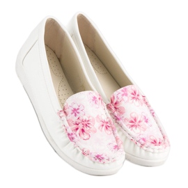Tullo White Moccasins With Flowers 1 Tullo White Moccasins With Flowers 1