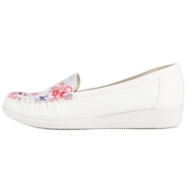Tullo White Moccasins With Flowers 2