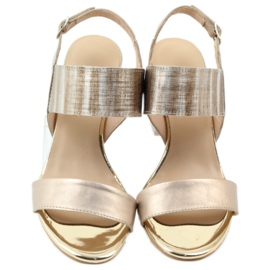 Sandals on the Gamis 3390 gold post golden 4