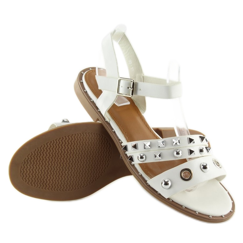 Sandals on a flat sole, white 99-19 White 1