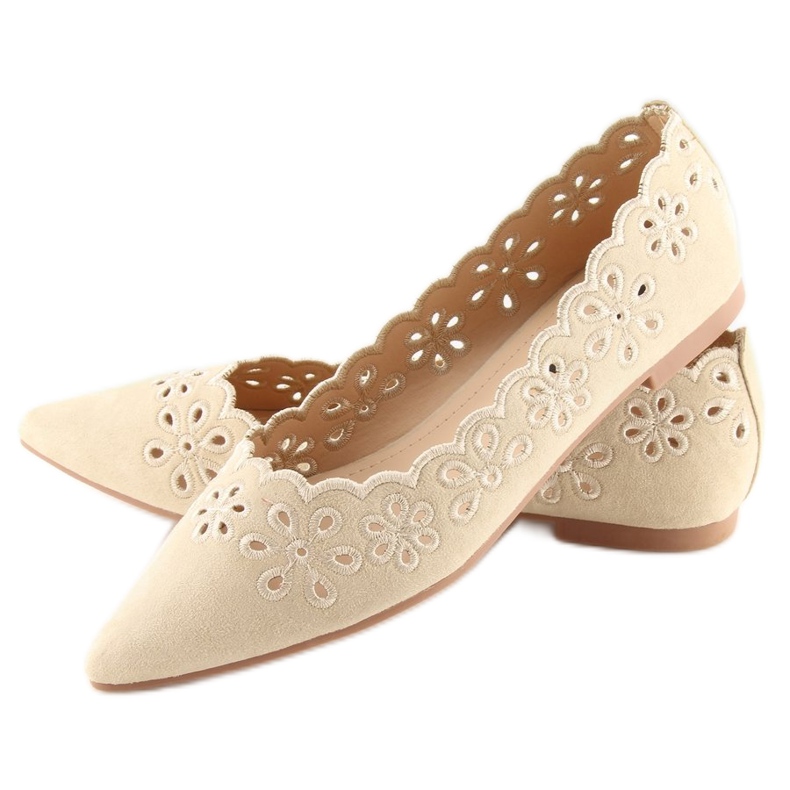Beige IT-29 Beige ballerinas with an openwork pattern 1