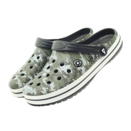 American Club Kroks clogsy slippers camo sandals white black green 4
