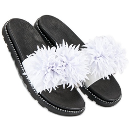 Slippers with a pompom white 1